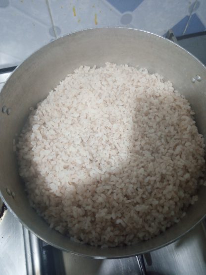 Ofada rice with seafood sauce and steamed Ugwu - Image 8
